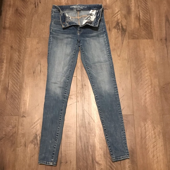 American Eagle Outfitters Denim - American Eagle high rise jegging sz 4. Stretch.